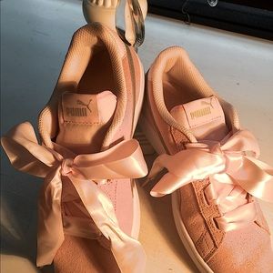 Puma women’s Athletic Shoes / Sneakers